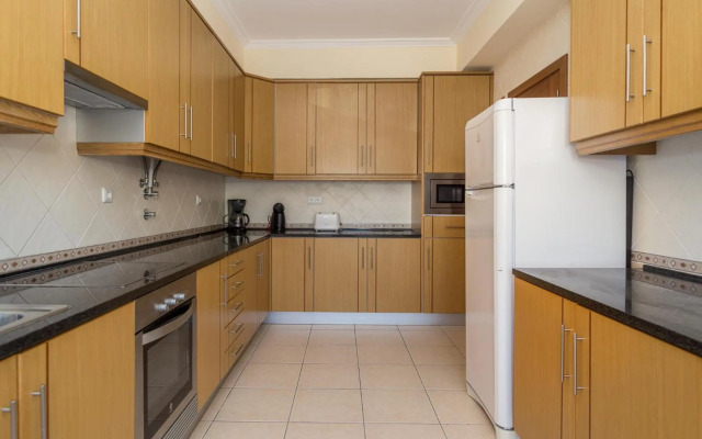 Villa Linda, Alto da Ria