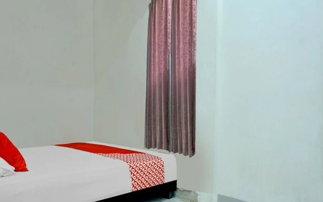 SPOT ON 90117 Anugrah Homestay Near Pasar Segar