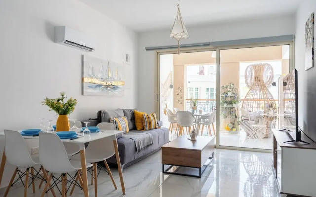 Infinity 1-Bedroom Apartment in Larnaca