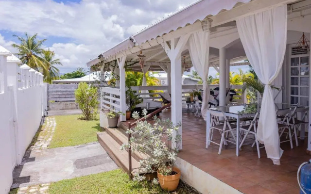 Villa Marie - au centre de l'ile - 5 min de Jarry