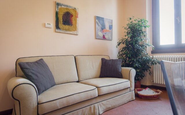 House in Florence Red