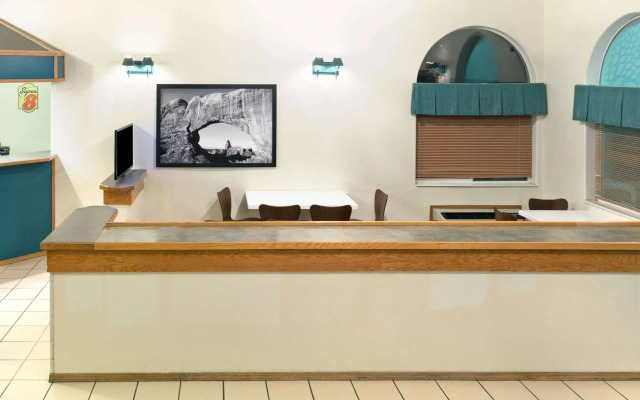 Super 8 by Wyndham Green River