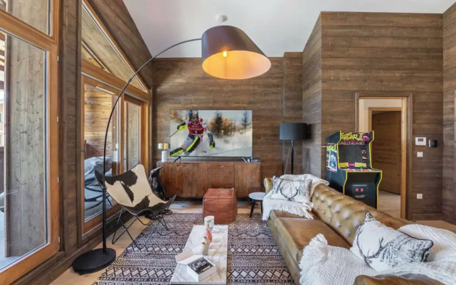 4 Bedroom Duplex With Large Balcony and Parking