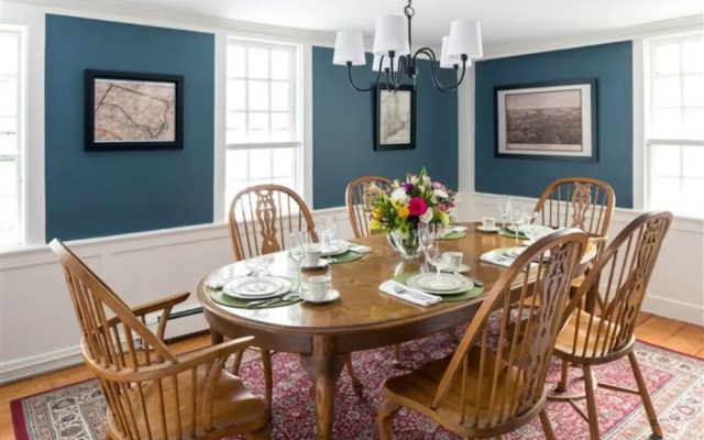 Waldo Emerson Inn