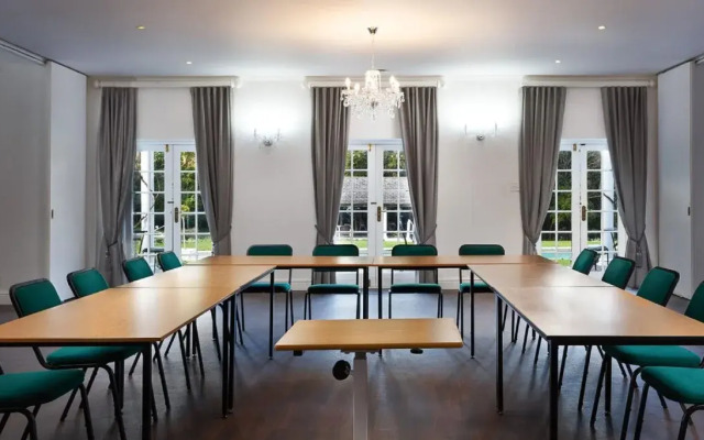 Riverside Boutique Hotel