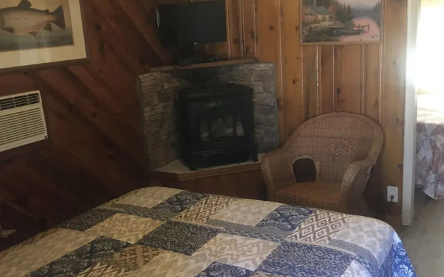 Rainbow's End Resort on Rainbow Lake