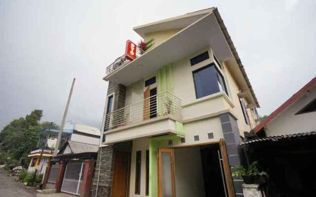 OYO 2525 Rumah Singgah Brm