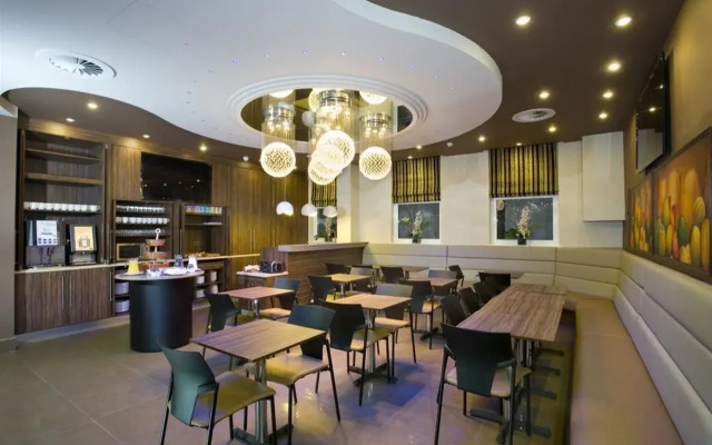 Eden Plaza Kensington Hotel