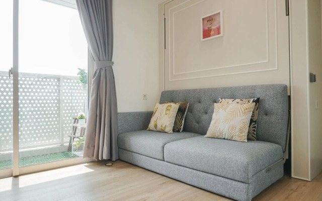 Modern and Stylish Studio at West Vista Apartment