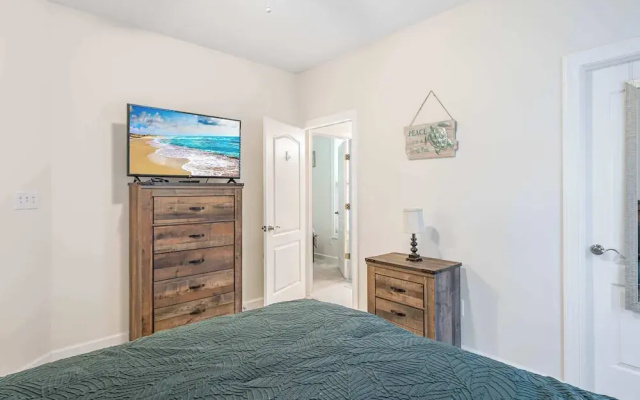 Wild Air Getaway For 12!
