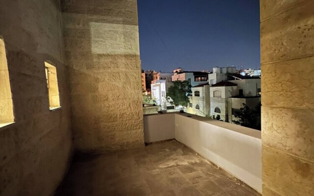 Abdoun Rooftop 2bedroom Kh&sh 02