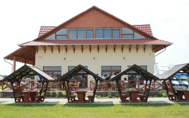 Tuzséri Pálinka Tanya