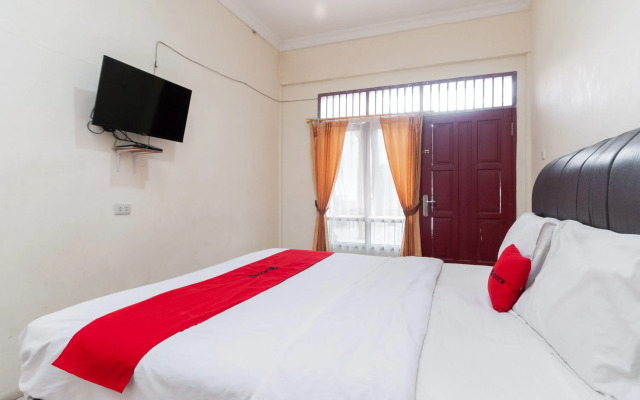 RedDoorz @ Samuel Homestay Pematangsiantar