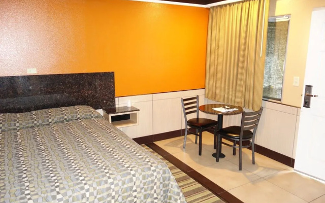 Solo Motel - Firestone