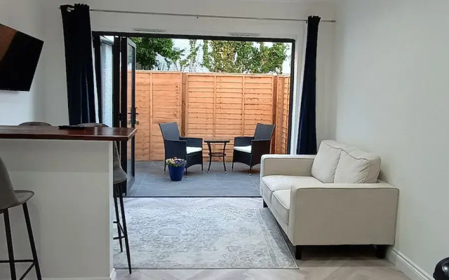 London Studios and Suites