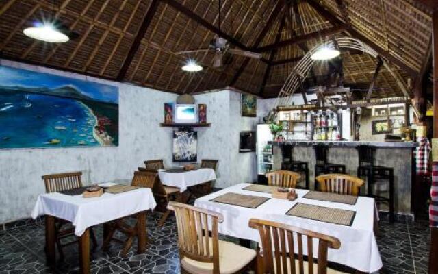 Alam Nusa Bungalow Huts & Spa