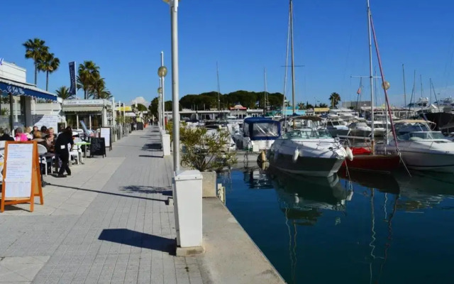 Appartement Golfe Juan, 1 pièce, 2 personnes - FR-1-252-62