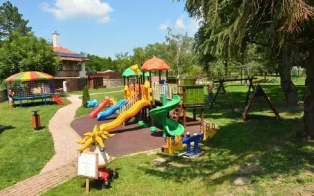 Restoran I Prenociste Moja Carda