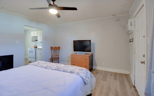 Cozy Huntsville Studio Near Lowe Mill