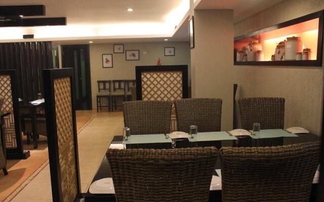 FabHotel Santhome Inn