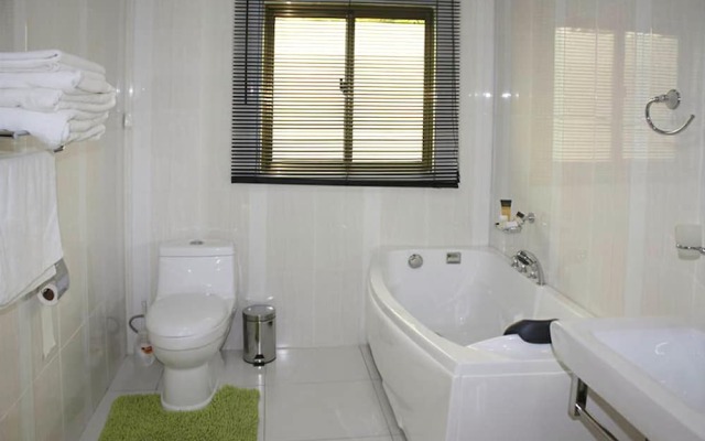 Nomads Court Lodge