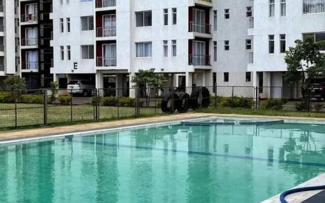 Lux Suites Racecourse Studio Apartments