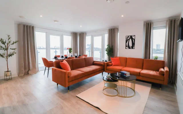 Stunning Riverside Apartment