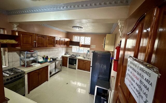 Hostal Taxo Yura