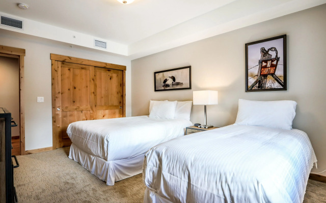 Rundle Cliffs Lodge by Spring Creek Vacation