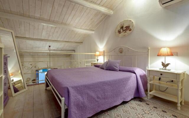 Amethyst attic in Old Town by sea