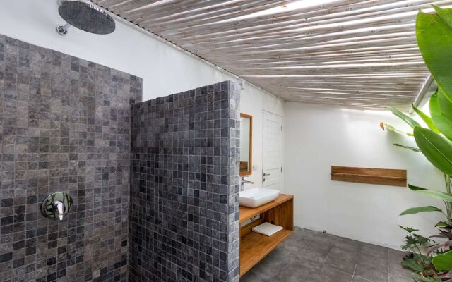 Luxury 4 Bedroom Villa With Private Pool, Bali Villa 2067