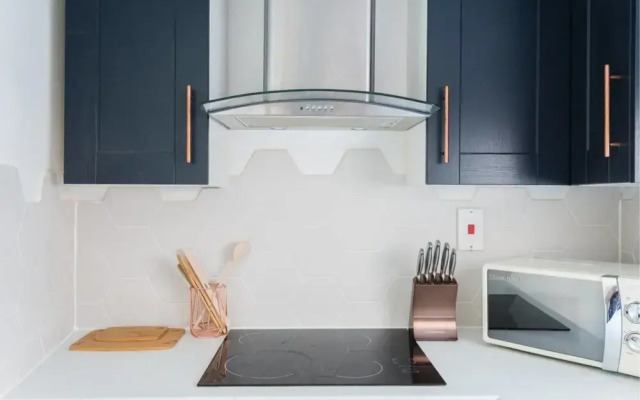 The Historic Gem - Sleek & Central 3bdr Maisonette