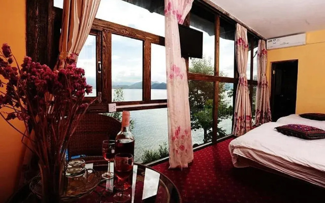 Lijiang Lugu Lake Nv'er Garden Hotel