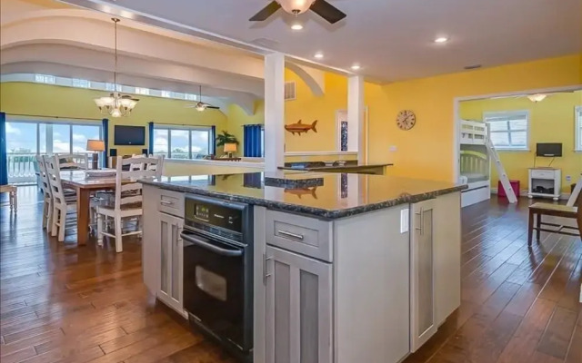 200 Seabreeze Ct - 5Br Home