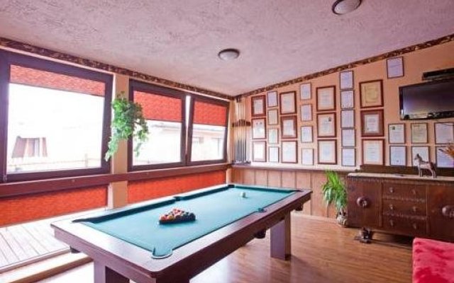 Hotel Trylogia