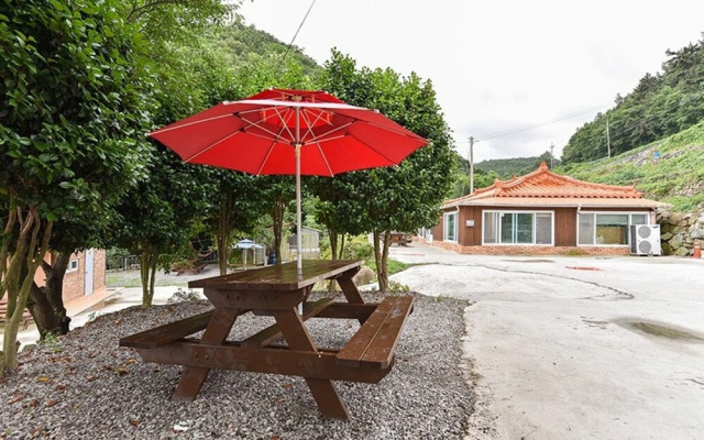 Namhae Yanghwahwangto Pension