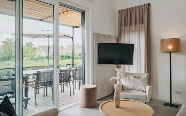 Modern Lodge Near Beach