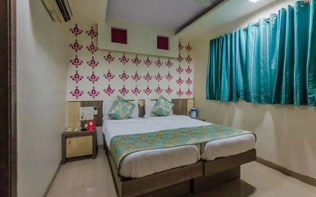 OYO 8311 Hotel Galaxy Residency