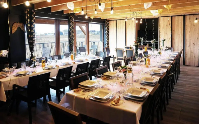 Holiday Resort With Sauna and Jacuzzi, Mielenko