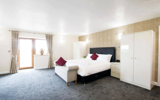 Oak Royal Hotel
