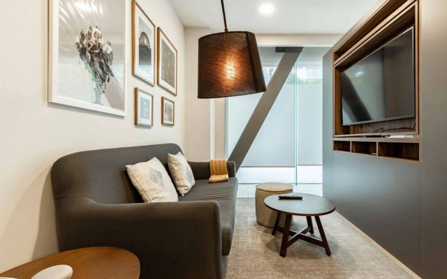 Casai Roma 1 BR Central Studio