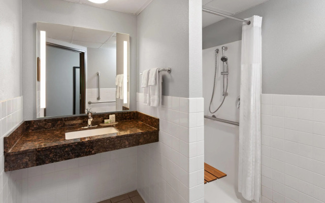 AmericInn by Wyndham West Salem