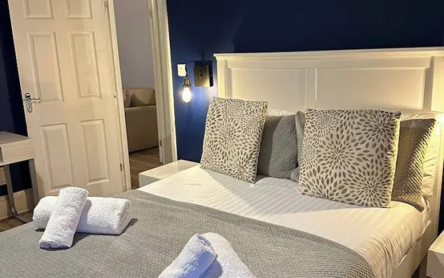 Bright Open-plan Apartment in Welling, South East London