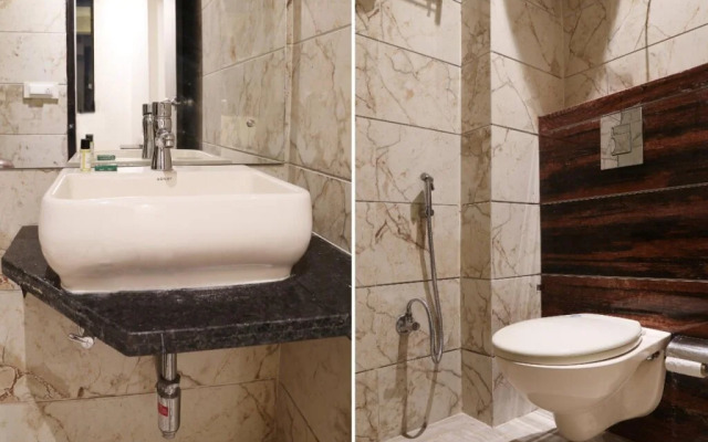 OYO Townhouse 516 Hotel N Suites