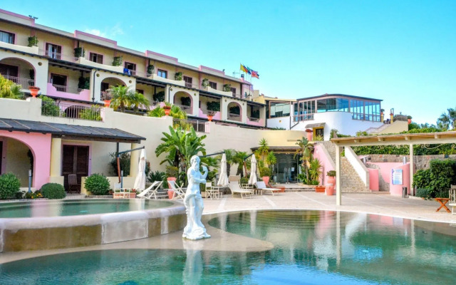 Hotel Tritone