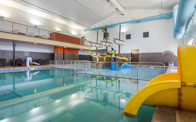 Comfort Inn & Suites Mitchell I-90