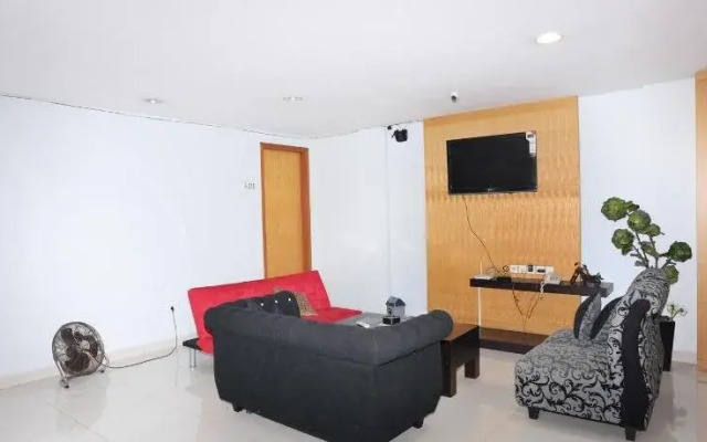 Cilandak Mansion by Airy Rooms