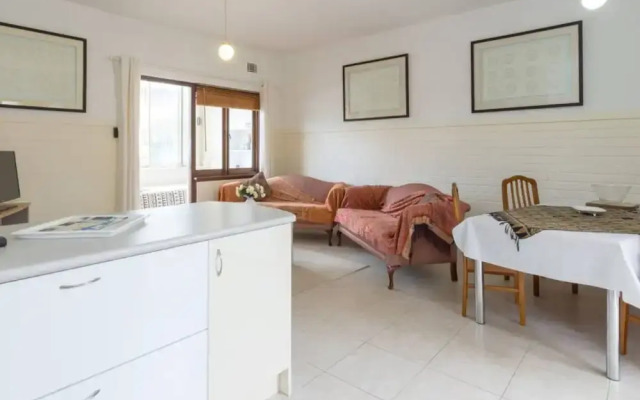 6 Bedroom Apartment near Perth