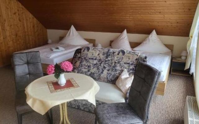 Herberge zur Engelwiese & Pension Gerlach