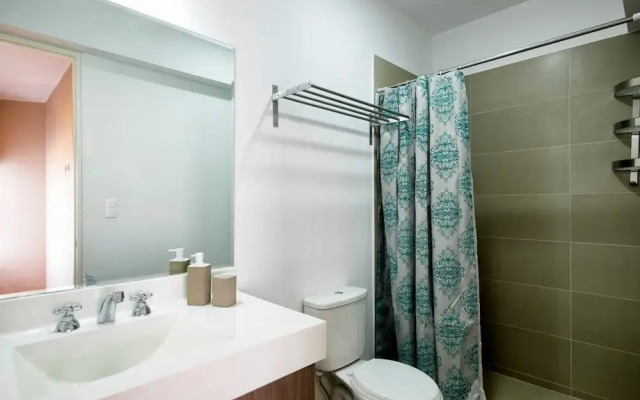 Ur Place Rentals - Modern 3bdrm, Swimming Pool And Gym